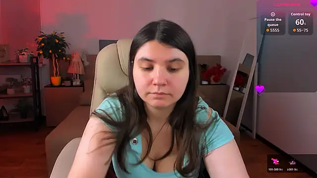 Snapshot of Viola__Shy chatting on February 2026 09:13:02 PM Viola Shy online show from February 2026 09:13:02 PM