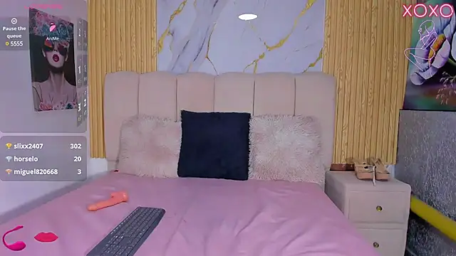 EmmyCruzZ online show from March 2025 10:43:02 PM