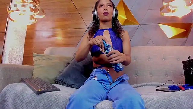 sarah banks1 online show from December 2024 07:11:01 PM