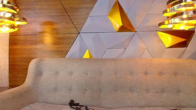 sarah banks1 online show from February 2025 07:03:01 PM