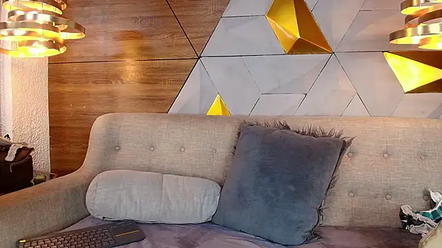 sarah banks1 online show from March 2025 07:12:01 PM