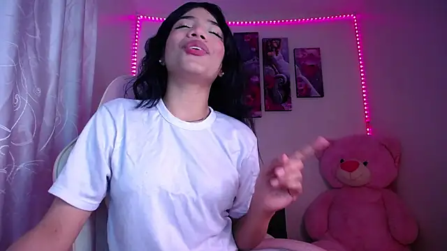 Snapshot of Alissarhys26 chatting on February 2025 10:21:01 PM Alissarhys26 online show from February 2025 10:21:01 PM