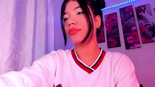 Snapshot of Alissarhys26 chatting on February 2025 01:41:01 AM Alissarhys26 online show from February 2025 01:41:01 AM