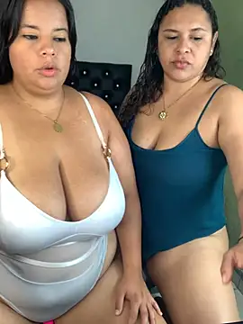 Snapshot of twocurvylatins chatting on June 2026 10:17:02 AM twocurvylatins online show from June 2026 10:17:02 AM