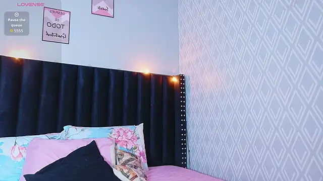 littleebluee online show from January 2026 07:39:01 PM