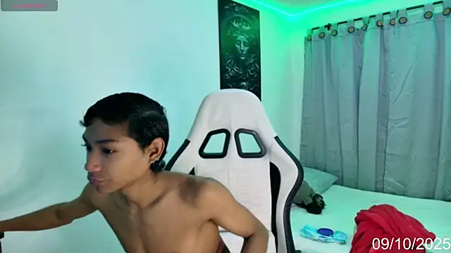 alejo cute online show from October 2025 07:56:01 PM