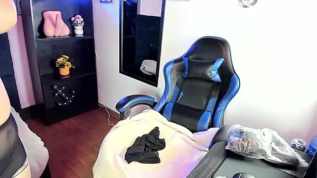 Amy hoy69 online show from September 2025 02:15:02 AM