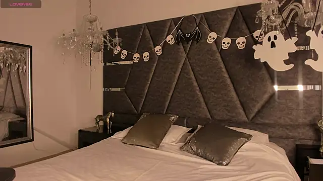 IsabellaGrey19 online show from October 2025 08:00:02 PM