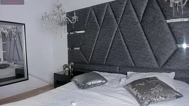 IsabellaGrey19 online show from November 2025 07:16:01 PM