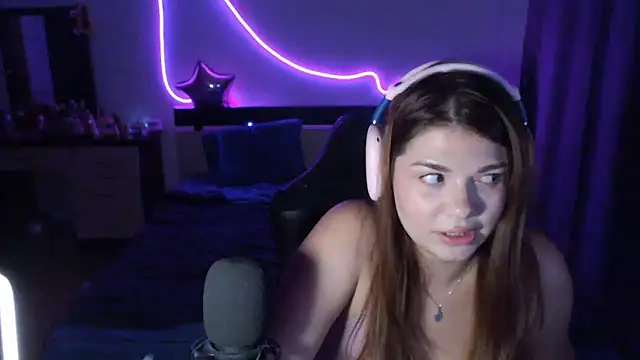 helengilmor online show from September 2025 03:39:01 PM