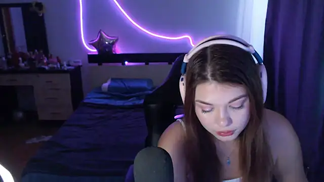 helengilmor online show from September 2025 06:51:02 AM