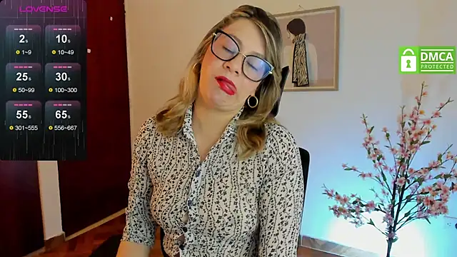Chanelll Taylorr  online show from February 2025 09:42:01 AM