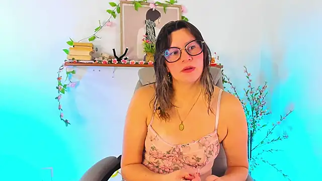 Chanelll Taylorr  online show from March 2026 12:16:01 PM