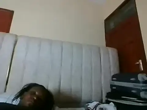 Snapshot of awino001 chatting on January 2025 01:18:02 AM awino001 online show from January 2025 01:18:02 AM