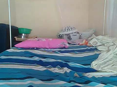 Snapshot of awino001 chatting on September 2025 02:00:02 AM awino001 online show from September 2025 02:00:02 AM