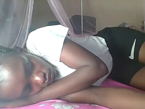 Snapshot of awino001 chatting on September 2025 04:45:02 AM awino001 online show from September 2025 04:45:02 AM