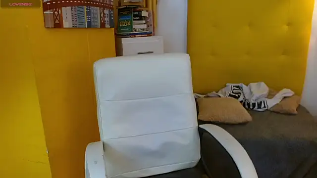 xlunna online show from December 2025 09:13:02 PM