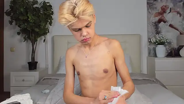 Felix Rey online show from February 2025 10:11:01 PM