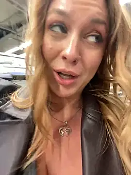 Snapshot of Sweet___Emily chatting on January 2025 02:35:02 PM Sweet   Emily online show from January 2025 02:35:02 PM