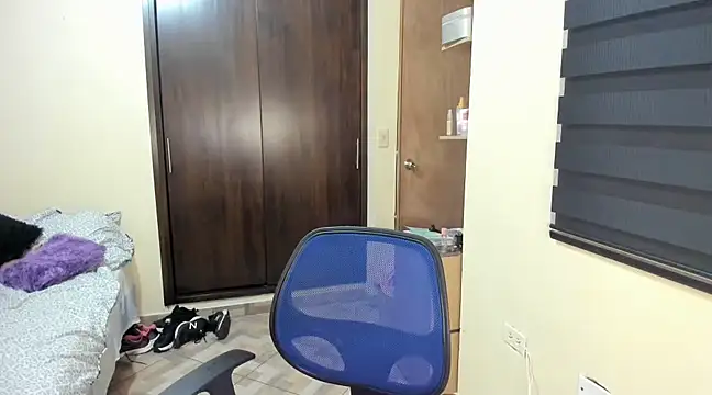 Amy Walker online show from February 2025 06:59:02 PM