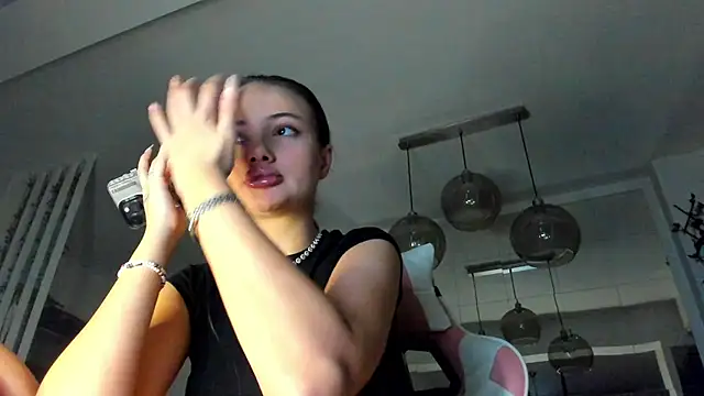 IreneVON online show from November 2025 06:02:02 AM