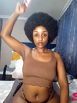 Snapshot of Queen-Chocolate chatting on January 2025 07:18:01 PM Queen-Chocolate online show from January 2025 07:18:01 PM