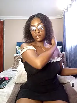 Snapshot of Queen-Chocolate chatting on January 2025 10:20:02 AM Queen-Chocolate online show from January 2025 10:20:02 AM