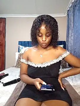 Snapshot of Queen-Chocolate chatting on February 2025 08:41:01 PM Queen-Chocolate online show from February 2025 08:41:01 PM