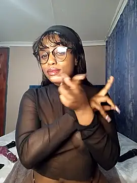 Snapshot of Queen-Chocolate chatting on February 2025 08:16:02 PM Queen-Chocolate online show from February 2025 08:16:02 PM