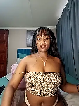 Snapshot of Queen-Chocolate chatting on September 2025 04:24:02 AM Queen-Chocolate online show from September 2025 04:24:02 AM