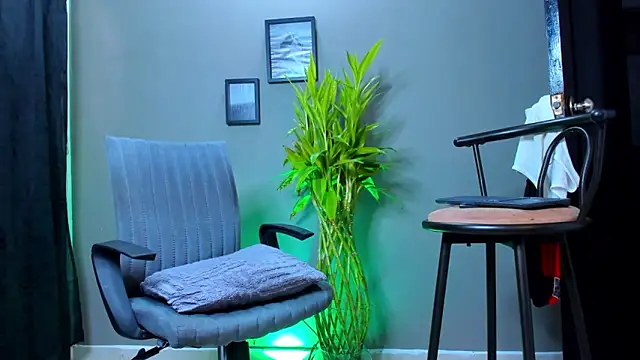 Damian 022 online show from October 2025 07:13:01 PM