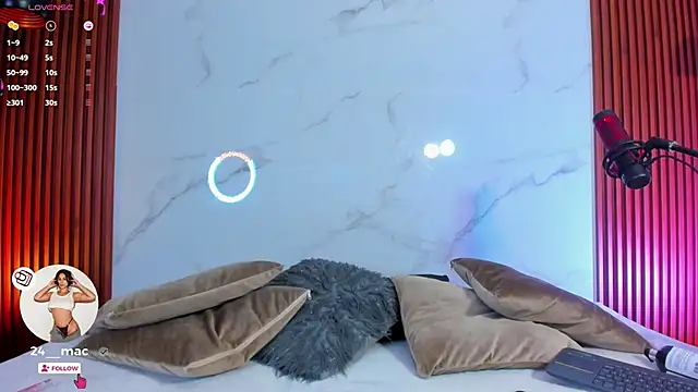 amelie leigh online show from December 2024 04:44:02 AM