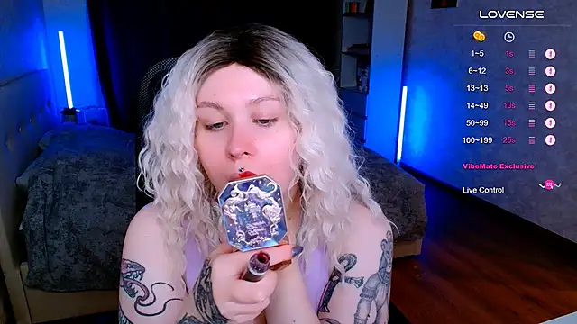 Blueberry-baby online show from December 2025 08:17:01 PM