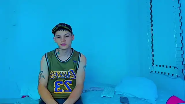 Snapshot of HOT_boy2025 chatting on January 2025 08:43:02 PM HOT boy2025 online show from January 2025 08:43:02 PM