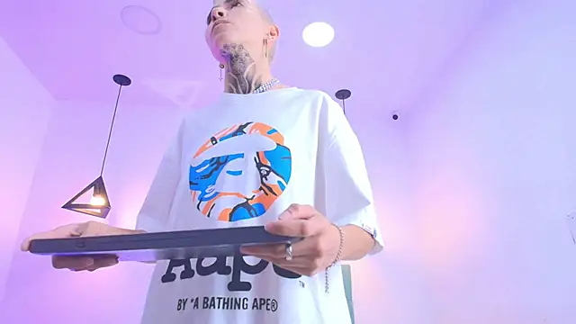 Tinny and Candy online show from February 2025 01:11:01 PM