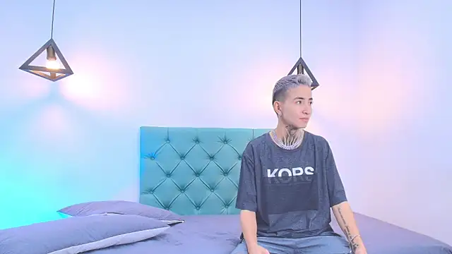 Tinny and Candy online show from March 2025 01:07:02 PM