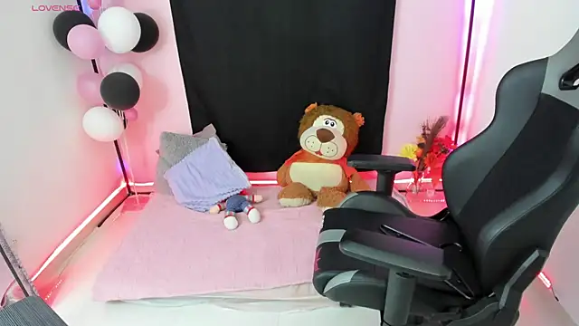 zoesullivan online show from December 2024 09:39:02 AM