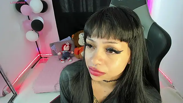 zoesullivan online show from December 2024 01:02:02 PM