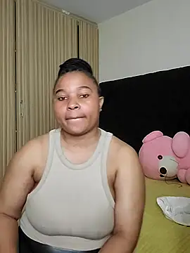 Snapshot of R-thequeen chatting on July 2026 11:48:02 AM R-thequeen online show from July 2026 11:48:02 AM