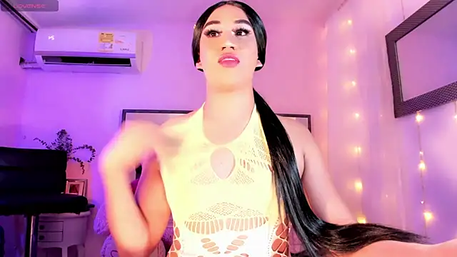 Snapshot of ShantalGirs chatting on October 2025 07:23:02 PM ShantalGirs online show from October 2025 07:23:02 PM