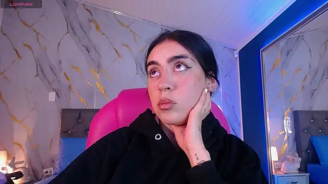 Julieta De Los Angeles online show from February 2025 09:46:02 AM