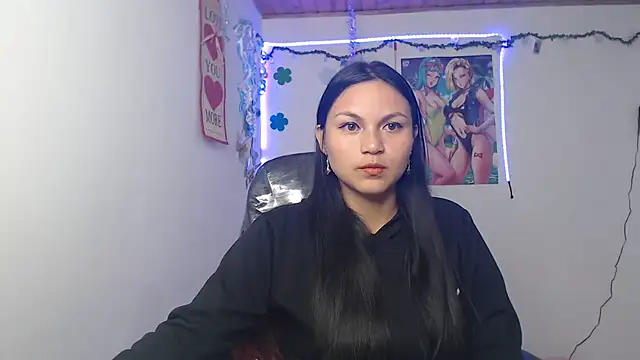 Snapshot of Zafiroweb09 chatting on December 2024 01:37:01 AM Zafiroweb09 online show from December 2024 01:37:01 AM