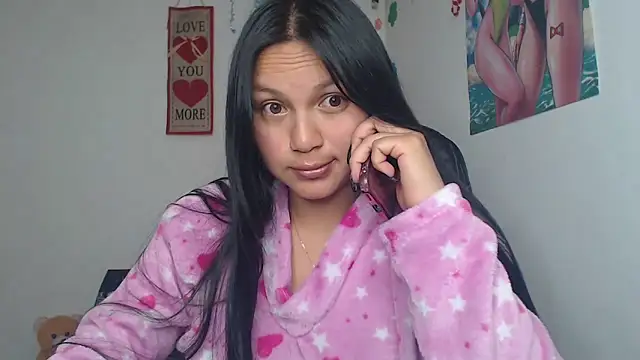 Snapshot of Zafiroweb09 chatting on December 2024 12:25:02 PM Zafiroweb09 online show from December 2024 12:25:02 PM