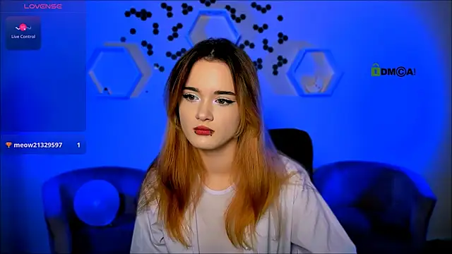 liana kisses online show from November 2025 08:42:01 PM