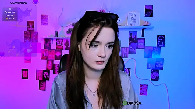 liana kisses online show from April 2026 07:44:01 PM