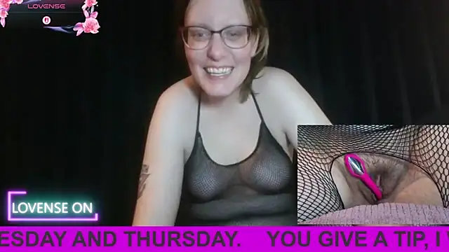 PernillaGirl online show from September 2025 06:00:01 PM