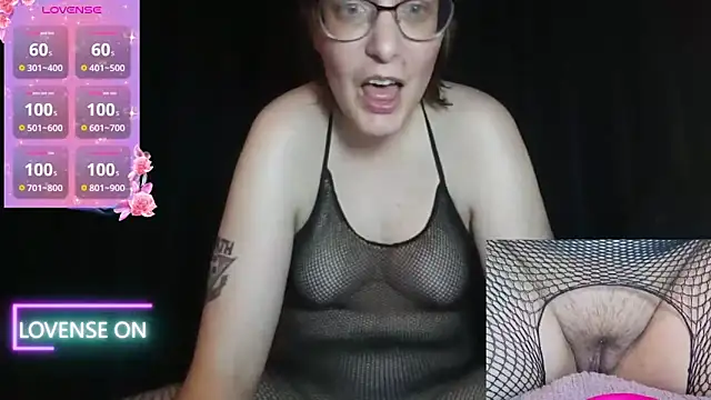 PernillaGirl online show from October 2025 06:08:01 PM