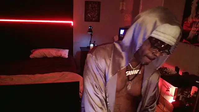 Snapshot of therealsuave chatting on February 2025 12:21:01 PM therealsuave online show from February 2025 12:21:01 PM