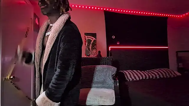 Snapshot of therealsuave chatting on November 2025 04:01:02 AM therealsuave online show from November 2025 04:01:02 AM