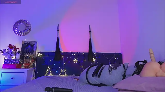 Snapshot of SindelDark chatting on December 2024 04:32:01 PM SindelDark online show from December 2024 04:32:01 PM